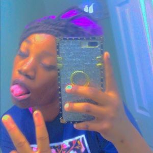 Meet your Posher, Naomi